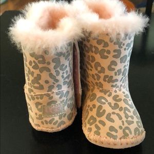 UGG - Baby Pink Leopard